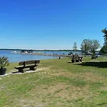 Отель Mueritz-strandhotel Рёбель